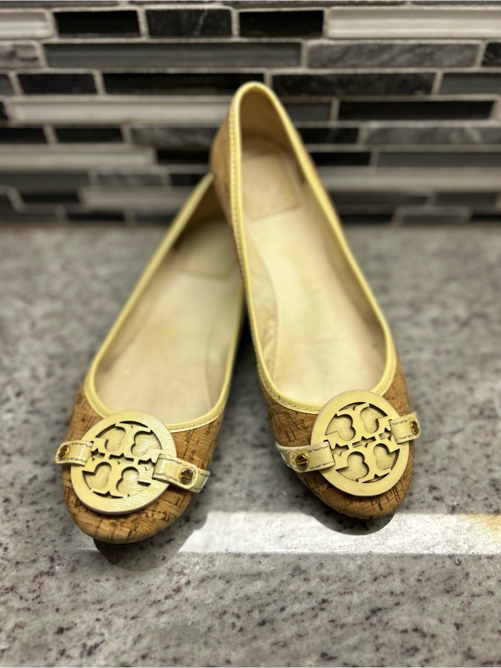 Tory Burch Women’s Tan Cork Ballet Flats with Gold Emblem size 6
